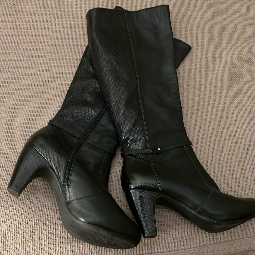 Easy spirit boots 8 1/2ww black anti gravity.